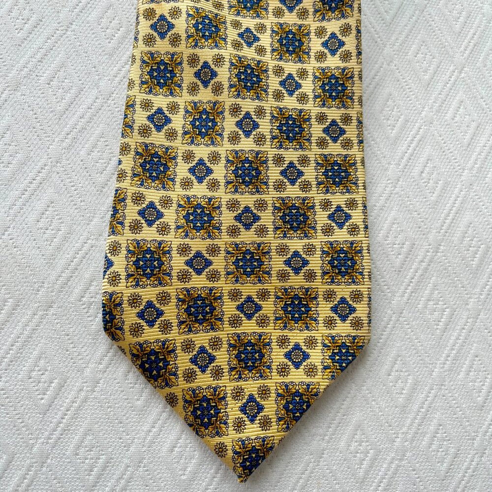 Paul Stuart silk tie made in USA  yellow blue gold